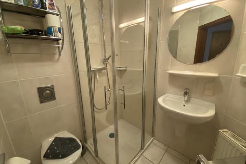 Borkum Ferienwohnung Apartment Möwenblick - Modernes Duschbad