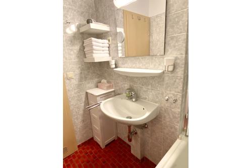 Borkum Ferienwohnung Meerblick Appartement &quot;Schöne Aussichten&quot; - Badezimmer