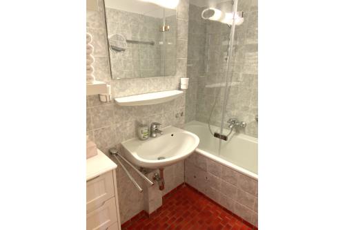 Borkum Ferienwohnung Meerblick Appartement &quot;Schöne Aussichten&quot; - Badezimmer