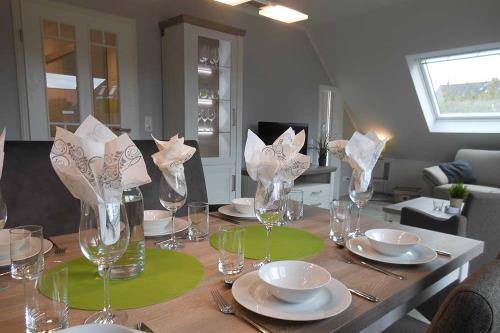 Borkum Ferienwohnung FeWo Borkum 16 - Esszimmertisch für bis zu 6 Pers.