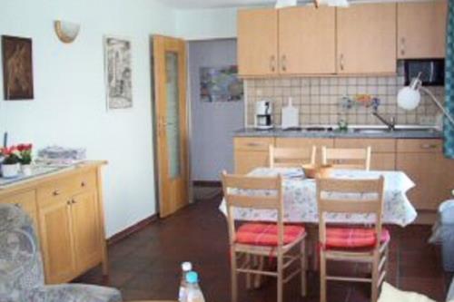 Borkum Ferienhaus Dünenblick II Nr. 69 - Küche mit Essplatz