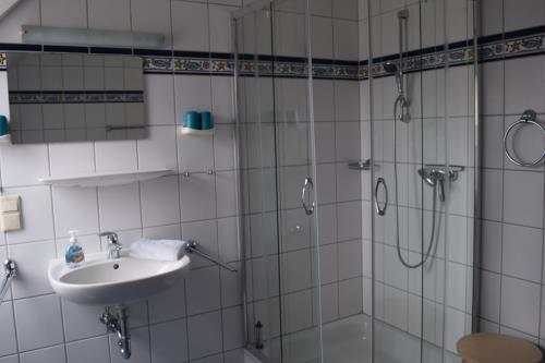 Borkum Ferienhaus Dwarslooper A - Badezimmer 2