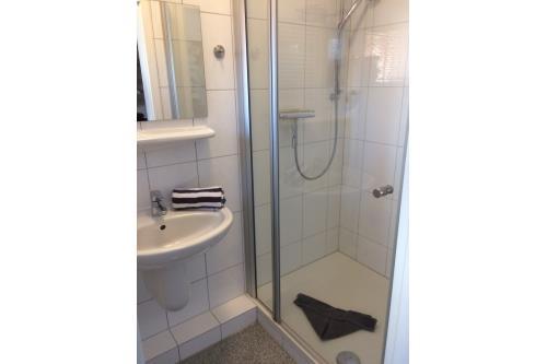 Borkum Ferienhaus Nordseeperle - Duschbad