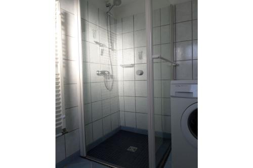 Borkum Ferienhaus Stamm - Modernes Duschbad