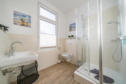 Borkum Ferienwohnung Amelie - Badezimmer