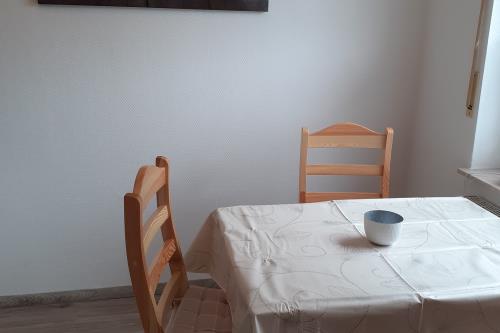 Borkum Ferienwohnung Deichterrasse - Essecke in der Küche