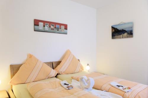 Borkum Ferienwohnung Dünenparadies - Schlafzimmer mit Bad