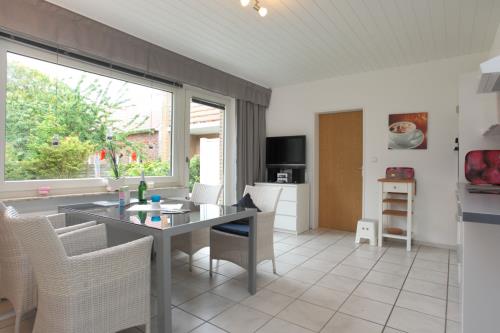 Borkum Ferienwohnung Haus Elfi 5 - küche mit essbereich