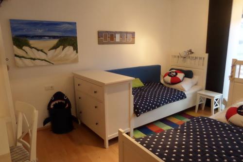 Borkum Ferienwohnung Haus Tjalk - EG - Wohnung 1 - Tjalk-EG-Whg1 - ID 14002 - Schlafzimmer 2