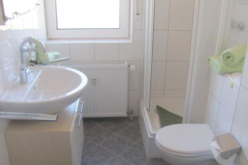 Borkum Ferienwohnung Peters Hus OG - Badezimmer