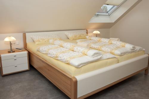 Borkum Ferienwohnung Schöne Aussicht Borkum - schlafzimmer mit bad en suite