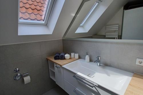 Borkum Ferienwohnung Scholle, Mövennest II - Scholle - ID 11001 - Modernes Duschbad