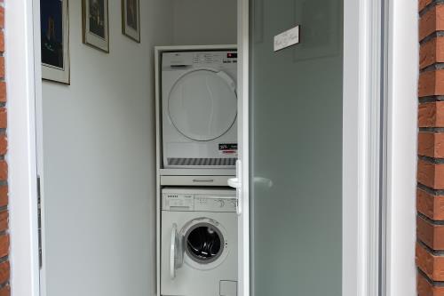 Borkum Ferienwohnung Seefalke - Waschmaschine und Trockner