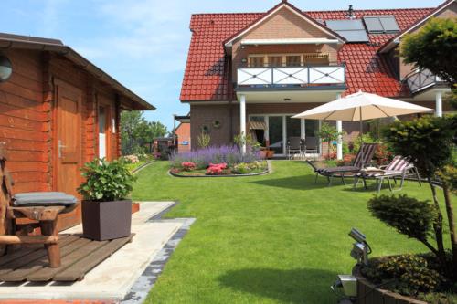 Borkum Ferienwohnung Sonnenidyll - liebevoll gepflegter garten