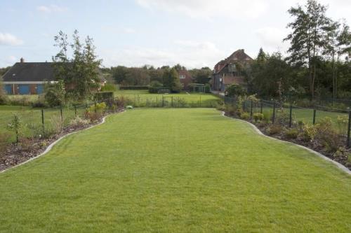Borkum Ferienwohnung Strandkoje - der weitläufige garten