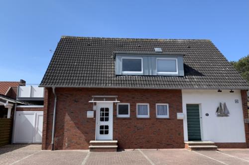 Borkum Ferienwohnung Südperle - Parkplatz direkt vor der Tür