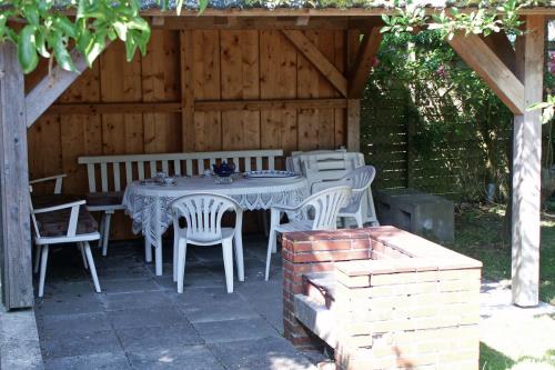 Borkum Ferienwohnungen Weiß - Grillplatz