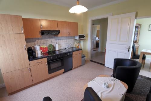Borkum Ferienwohnung Haus Dina Sillus - Wohnung 2 Leuchtturm - Wohn-Küche