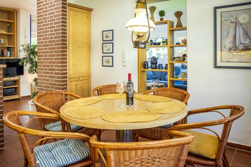 Borkum Ferienwohnung Jantje / Haus Leuchtturmkieker - Essbereich