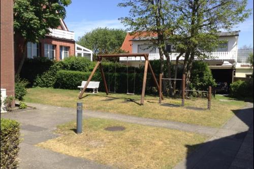 Borkum Haus Norderoog Ferienwohnungen Hindenburgstraße 56 - Bild vom Spielplatz - Haus Norderoog