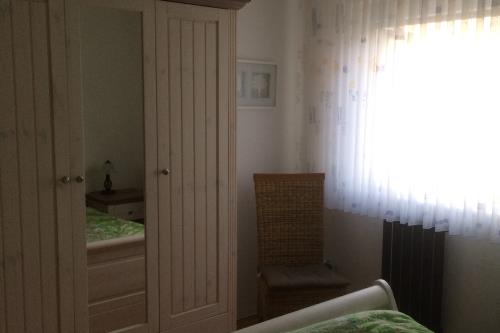 Borkum Haus Norderoog Ferienwohnungen Hindenburgstraße 56 - Nr.11 - Terr. + PKW-Stellplatz - Whg.11 - Schlafzimmer