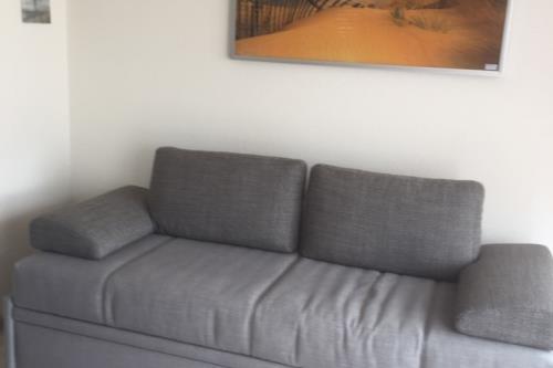 Borkum Haus Norderoog Ferienwohnungen Hindenburgstraße 56 - Nr.8 - Balkon + PKW-Stellplatz - Whg.8 - Wohn-Schlafzimmer - Schlafsofa