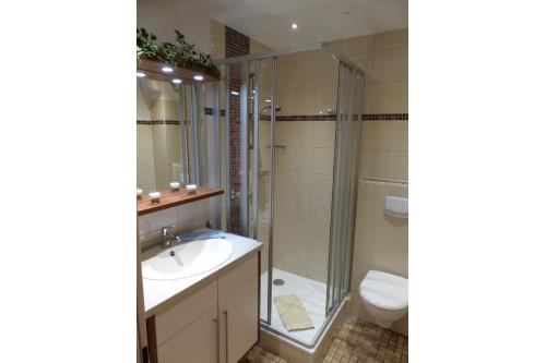 Borkum Ferienwohnung Haus Norderoog - 7 - Badezimmer