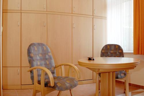 Borkum Haus Staiger-van Dyken - Ferienwohnung 5 - Esstisch