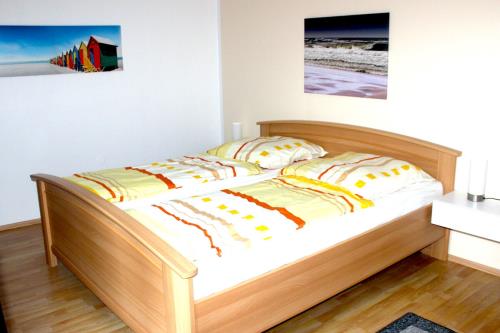 Borkum Haus Strandsonne - Ferienwohnung 4 - Elternschlafzimmer
