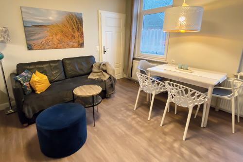 Borkum Ferienwohnung Haus Windröschen - App. 5 - Appartement 5 • Wohn und Essraum
