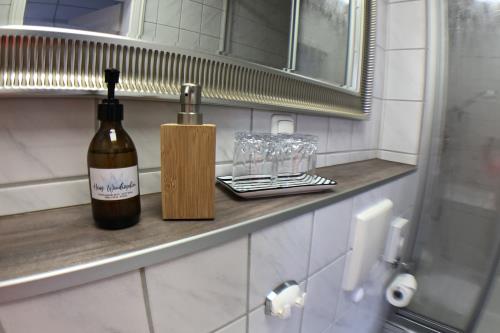 Borkum Ferienwohnung Haus Windröschen - App. 6 - 10 Bad impress