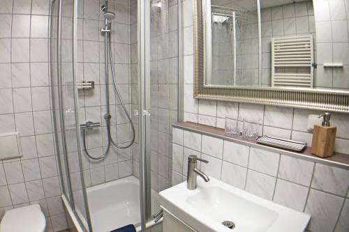 Borkum Ferienwohnung Haus Windröschen - App. 7 - Appartement 7 • Bad