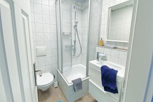 Borkum Ferienwohnung Haus Windröschen - App. 8 - Appartement 8 • Bad Dusche