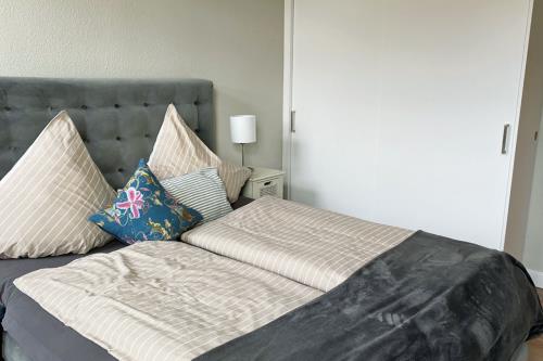 Borkum Ferienwohnung Haus Windröschen - App. 9 - Appartement 9 · Schlaf 160 x 200 Bett