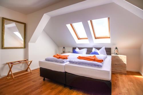 Borkum Ferienwohnung Hotel Windrose Ferienappartements - Seehund - Berg Hotel Windrose Seehund Schlafzimmer