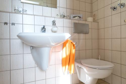 Borkum Hotel Windrose - DZ groß/deluexe 11 - Dusche-WC