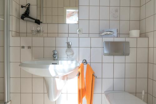 Borkum Hotel Windrose - EZ klein 7 - Dusche-WC