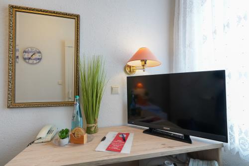 Borkum Hotel Windrose - EZ klein 7 - 2019 Berg Hotel Windrose 1029