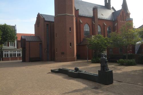 Borkum Ferienwohnung Villa Central - Fewo Nr. 3 - Wilhelm-Bakker-Str.28 - Gemeindeplatz mit Wasserspielen + Bänken