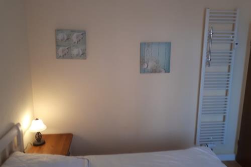 Borkum Ferienwohnung Villa Central - Fewo Nr. 3 - Wilhelm-Bakker-Str.28 - Kiebitznest - Schlafzimmer - Doppelbett 200*180cm, usw