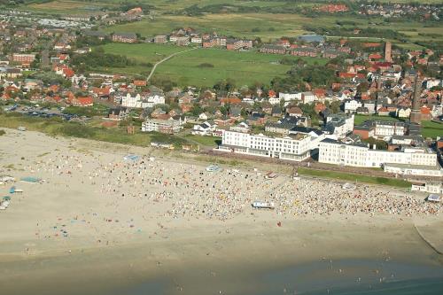 Borkum Villa Emilie, Ferienwohnung Christine - Luftbild