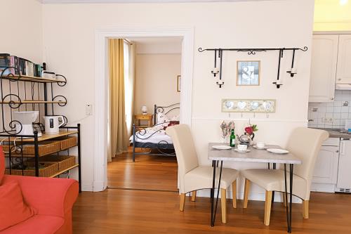 Borkum Ferienwohnung Villa Harmonie - Apartment Schneeglöckchen - Wohnraum