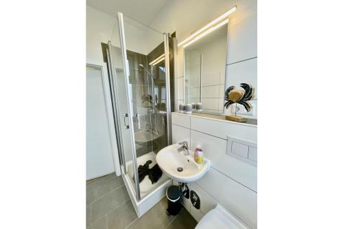 Borkum Ferienwohnung Altes Offiziershaus - Wohnung 2 - badezimmer (1)