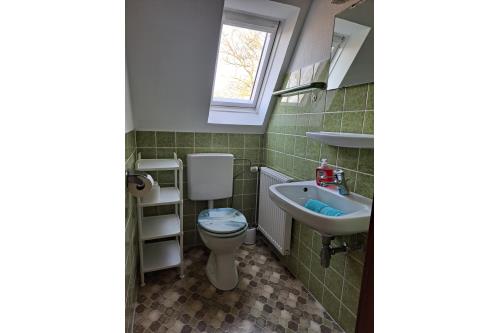 Borkum Ferienhaus Ferienhäuser Herrlich - Herrlich 29 - Toilette, 1  OG