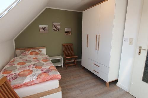 Borkum Ferienwohnung Haus Heike - Schlafzimmer 2