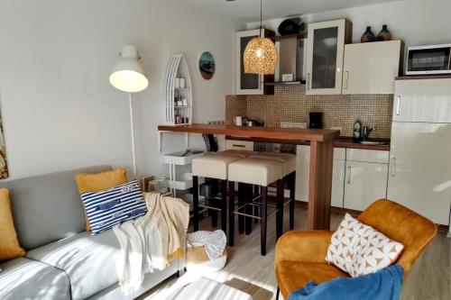 Borkum Ferienwohnung Ahoi - Wohnraum/Küche