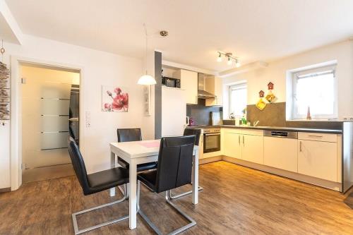 Borkum Ferienwohnung Nordseekrabbe - Küche/Essecke