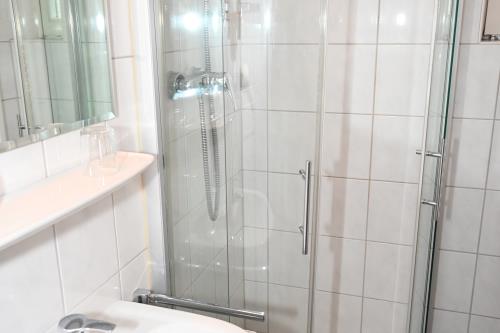 Borkum Hotel Haus Passat - Doppelzimmer 09 OG - Bad