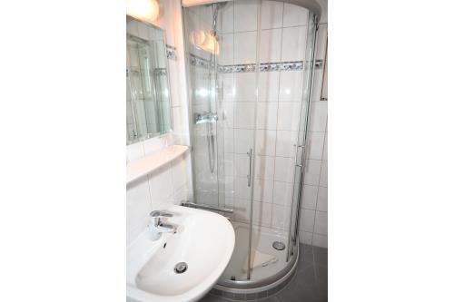 Borkum Hotel Haus Passat - Doppelzimmer 15 UG - Ausstattung 3