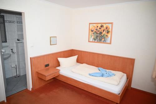 Borkum Hotel Haus Passat - Einzelzimmer 01 EG - 01 EG - Einzelbett
